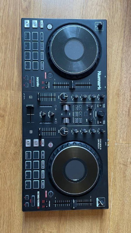 рюкзак, кожаная сумочка, спортивная сумка, DJ контроллер, MIDI клавиатура, калимба, тренажер для гитары 4