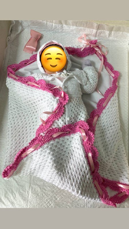 Вязаный комплект для новорожденной девочки 3