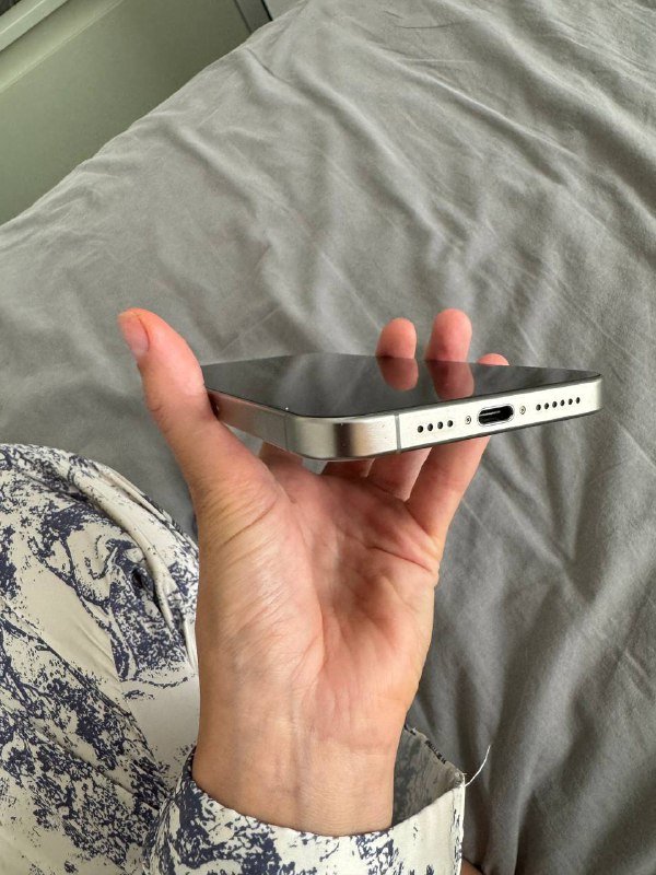 iPhone 15 Pro 128 ГБ 4