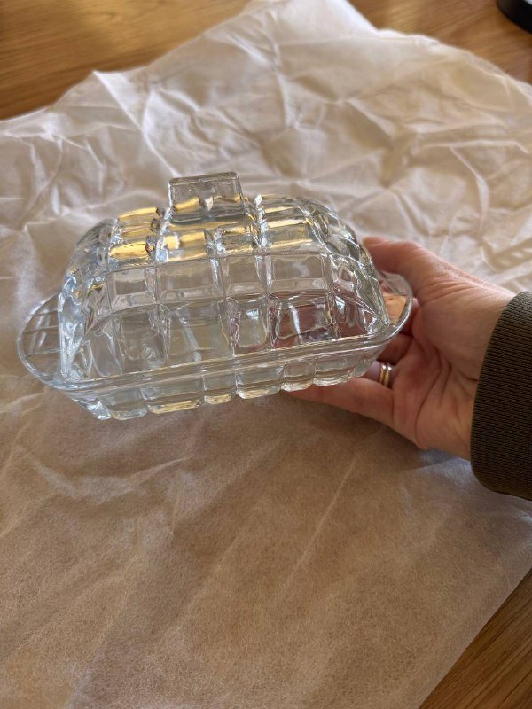 Масленка стеклянная и белая салфетница 2