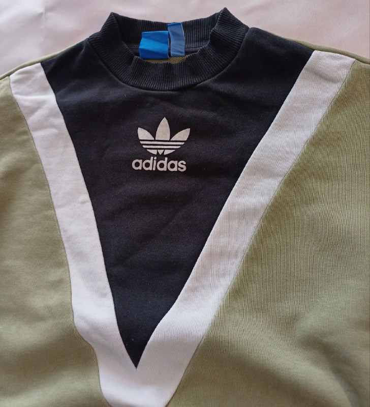 Adidas Sweater 4