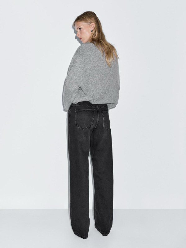 Черные джинсы, футболки Weekday, ветровка Nike 2