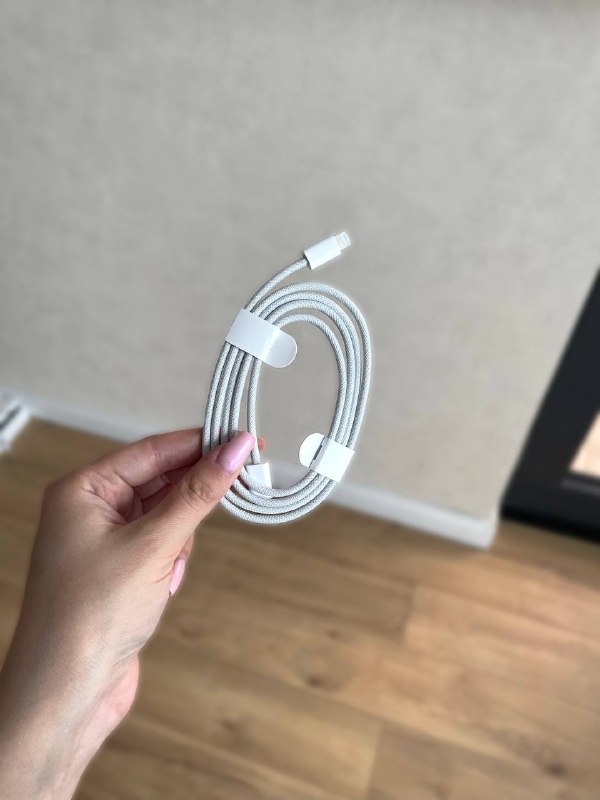 iPhone 14 128GB, Samsung Tab A, iPad Air 4, зарядный кабель 8