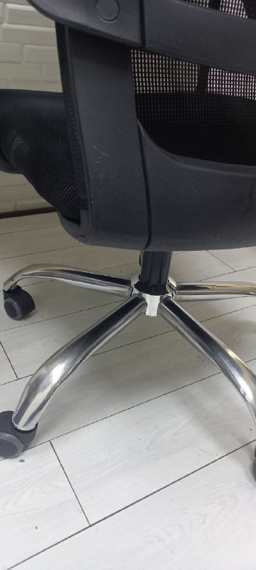 Офисное кресло стул в хорошем состоянии 4