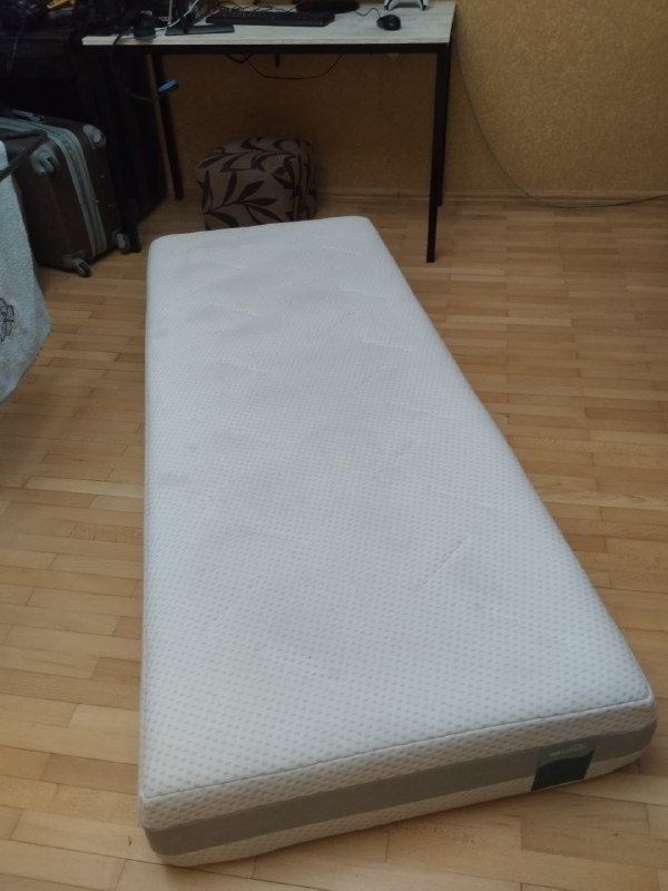 Односпальный матрас Wellpur с наматрасниками 4