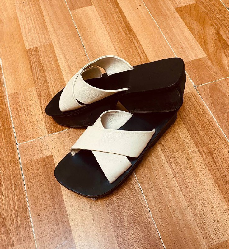 Босоножки из натуральной кожи на деревянной подошве размер 39