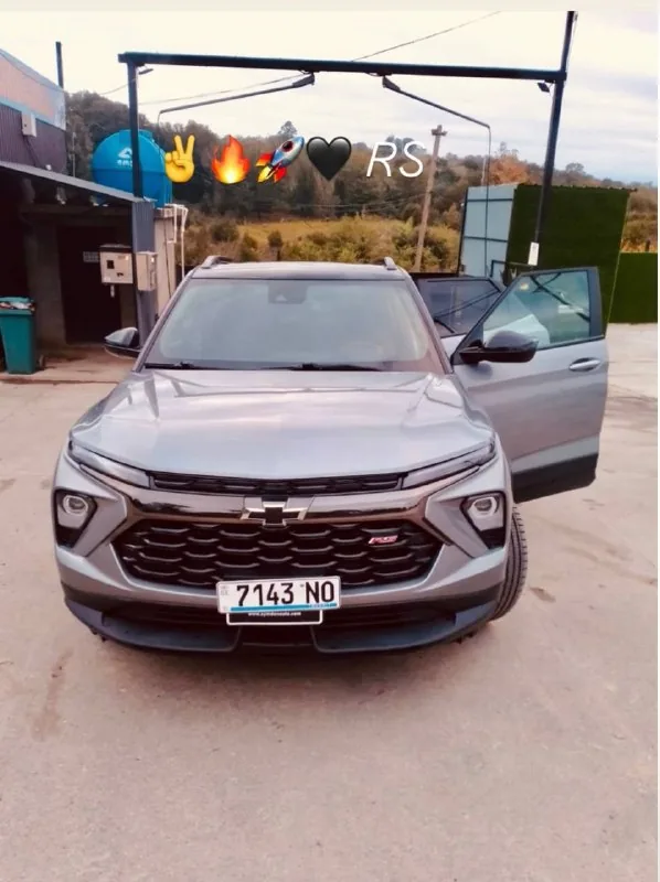 Chevrolet Trailblazer RS FWD, Volkswagen Jetta R-Line 1