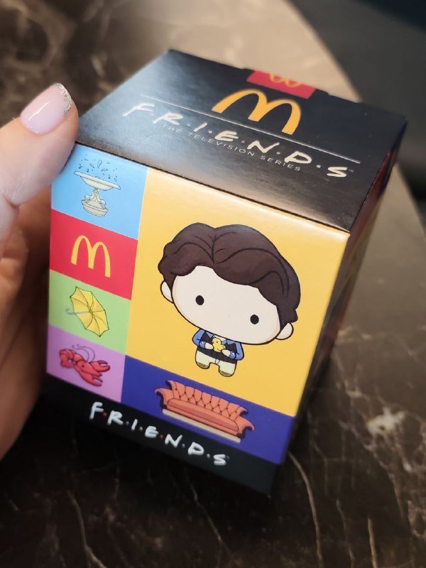 Фигурка Чендлера в коробке McDonalds Friends