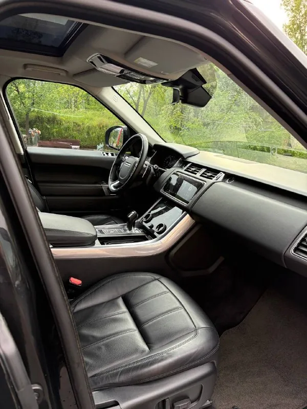 Land Rover Range Rover Sport 7