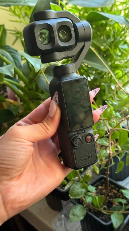 DJI Osmo Pocket 4 Pro Vlog Combo 1