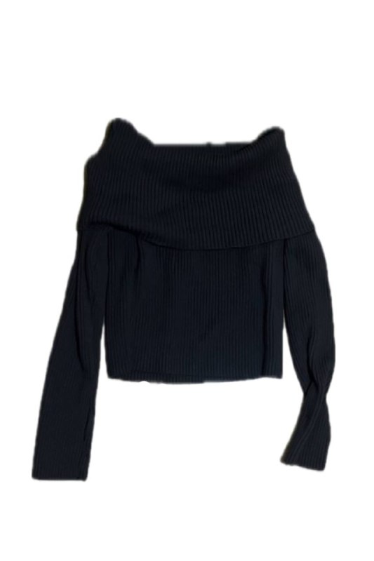 черная водолазка, белая водолазка, белая футболка, спорт штаны, свитер с открытыми плечами, свитер с горлом, джинсы 5