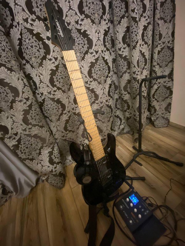 Гитара Jackson, процессор Nux, наушники AKG, стойка и чехол