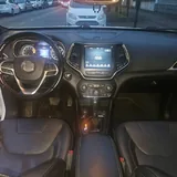 Jeep Cherokee 80-летняя юбилейная версия 6