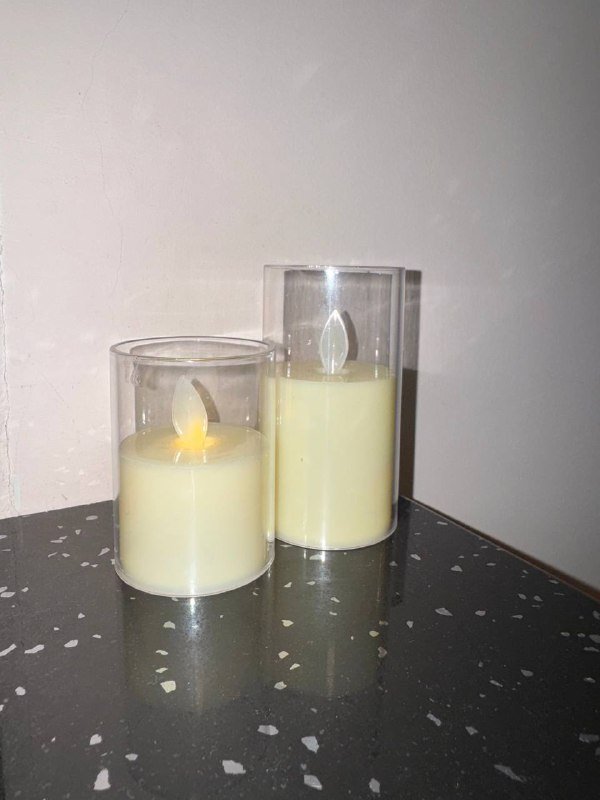 Две светодиодные свечи в стеклянных держателях