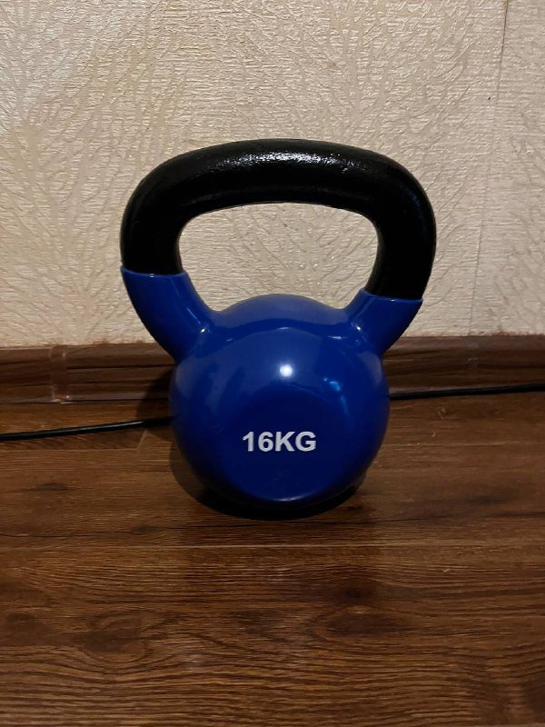 Стол, игровое кресло, гиря 16кг 4