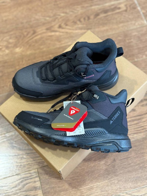Женские ботинки Adidas