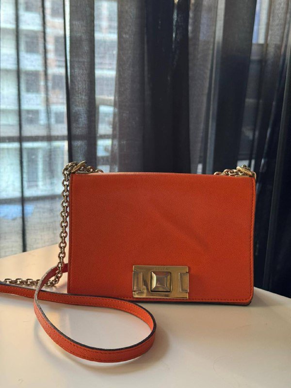 Женские сумки Furla и Guess б/у 3