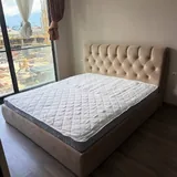 Кровать 180×200 см с матрасом и постельным бельём 1