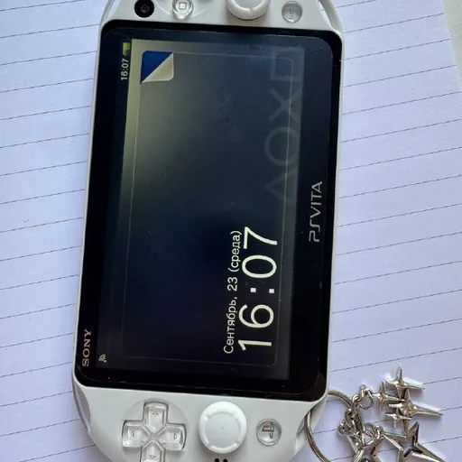 Белая PS Vita