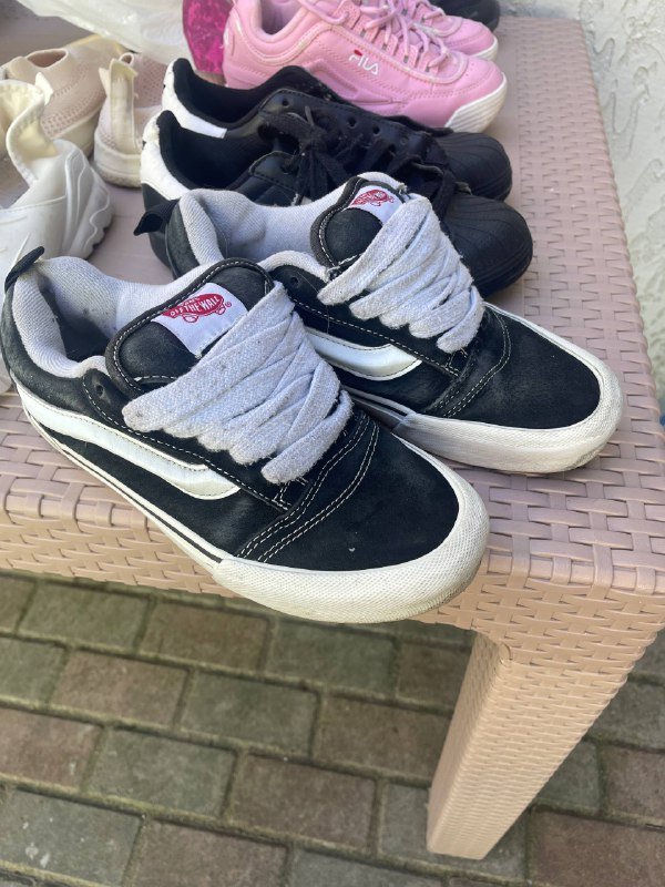 Кроссовки белые, черные Adidas, Vans 3