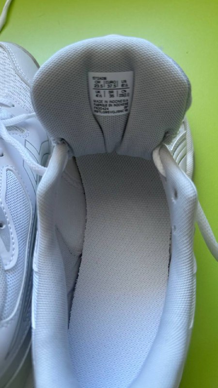 ASICS new sneakers size 23.5 cm