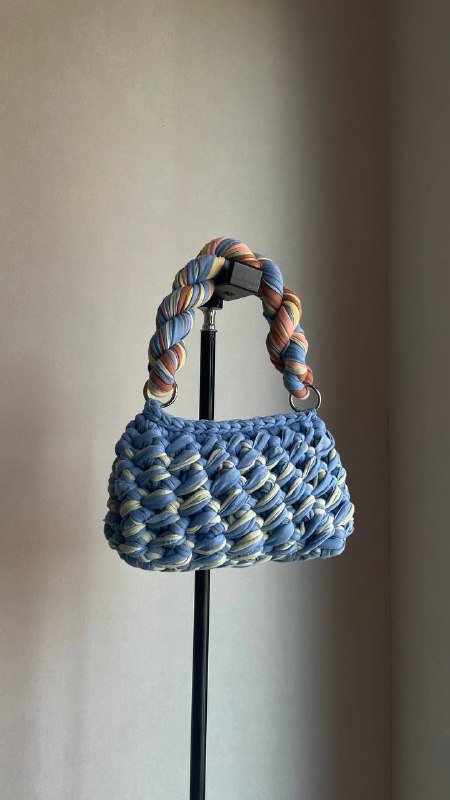 Вязаные стильные сумки для женщин голубая, красная, розовая