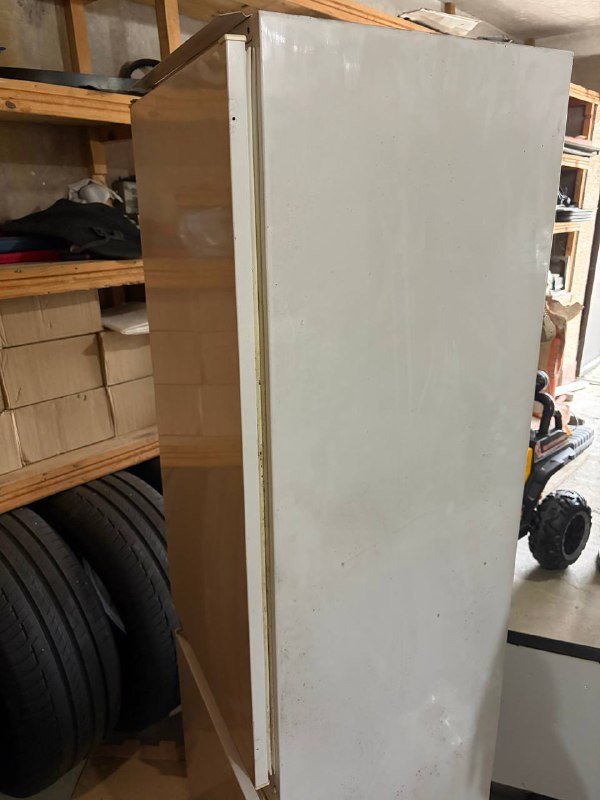 Холодильник, раковина, вытяжка, плита, детская машина