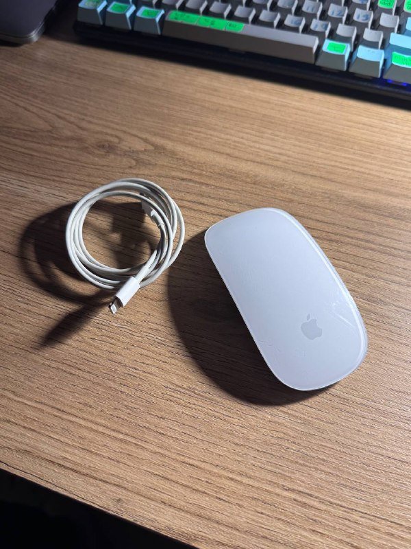 Apple Magic Mouse 2 с проводом Lightning 2