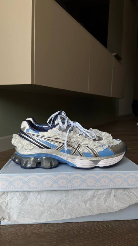 Кроссовки ASICS x SHUSHU Tong Gel Kinetic Fluent