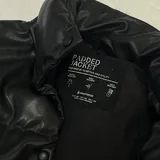 Чёрная куртка Stradivarius 2