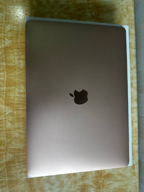 13.3-inch MacBook Air M1 Gold 4