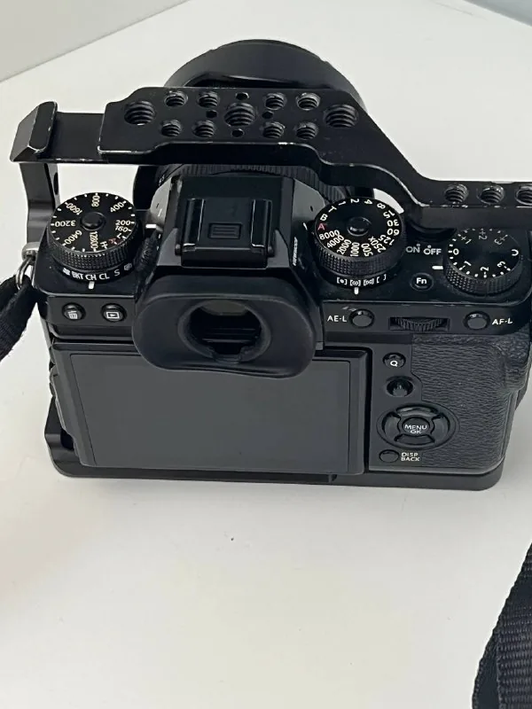 Fujifilm X-T3 с объективом 18-55 мм 1