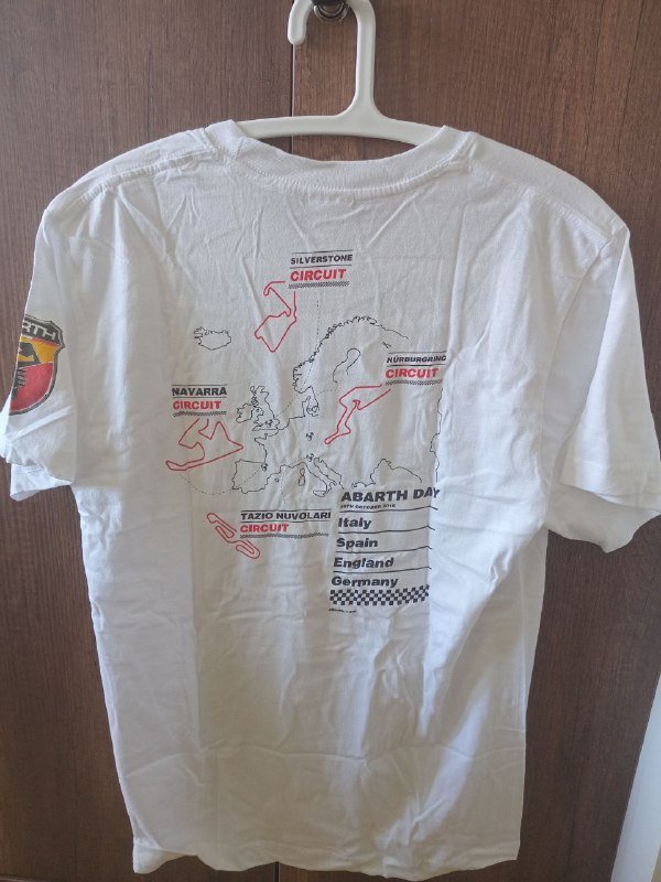 Футболка, кепка, сумка, шнурок, эмблемы, шариковая ручка 2