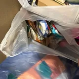 Коробка с продуктами и хозяйственными товарами 2
