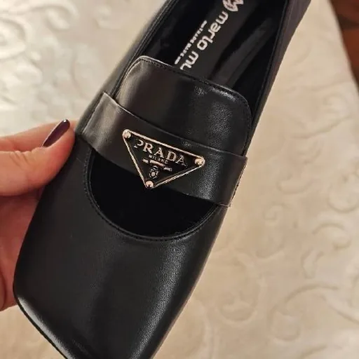 Женские туфли Prada