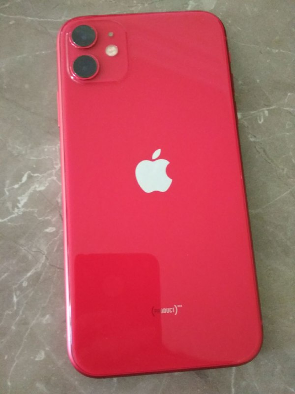 iPhone 11 с беспроводной зарядкой и кейсами