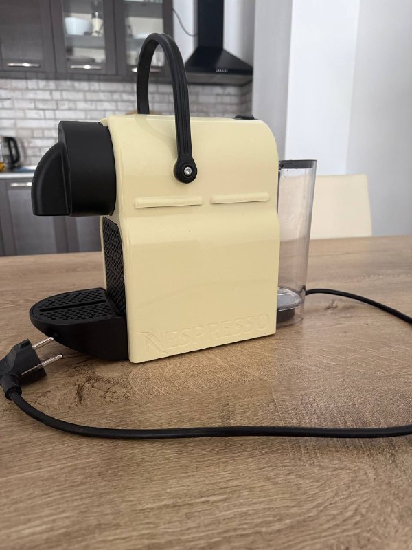 Кофе-машина капсульная DeLonghi Nespresso 4