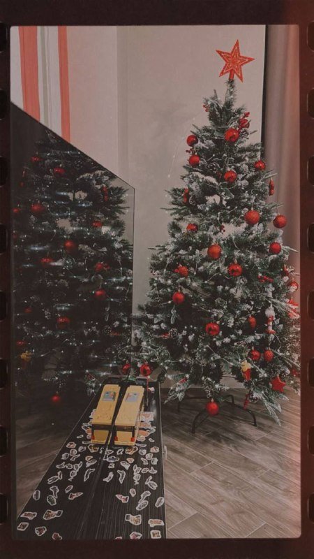 Ёлка 180 см с украшениями и гирляндами