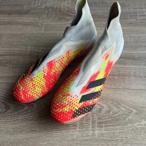 Футбольные бутсы Adidas Predator
