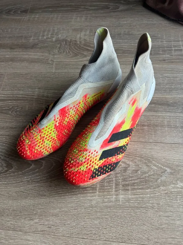 Футбольные бутсы Adidas Predator 1