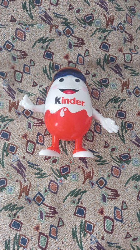Игрушка Kinder с маленькими игрушками внутри
