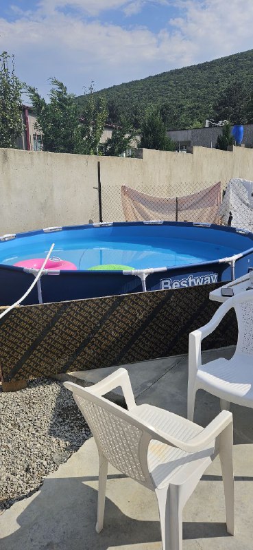 Старинные деревянные стулья, пуф, бассейн, аппарат прессотерапии, шнековый отжим 10