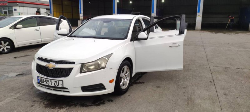 Chevrolet 2012 1.4 ავტომატიკა თეთრი მანქანა