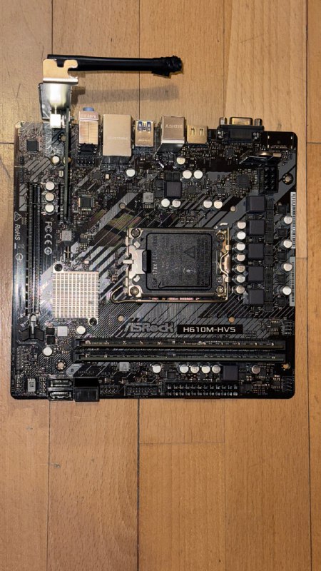 Материнская плата ASRock H610M-HVS, 32 ГБ ОЗУ, Wi-Fi адаптер