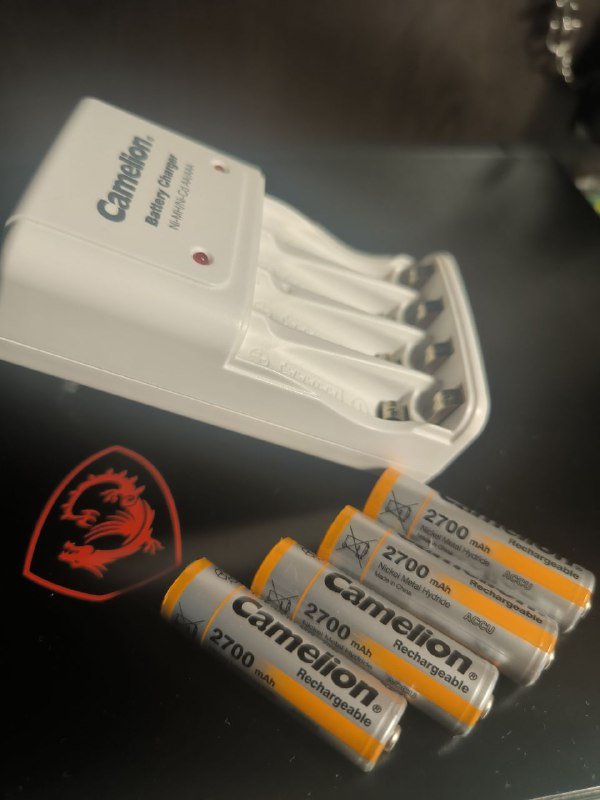 Аккумуляторы АА 4 шт и зарядник