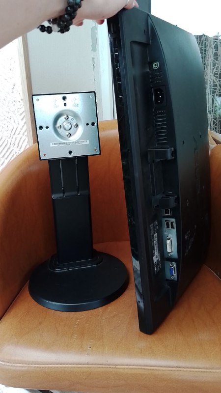Монитор Asus 4