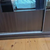 Spacious mirrored sliding-door wardrobe 4
