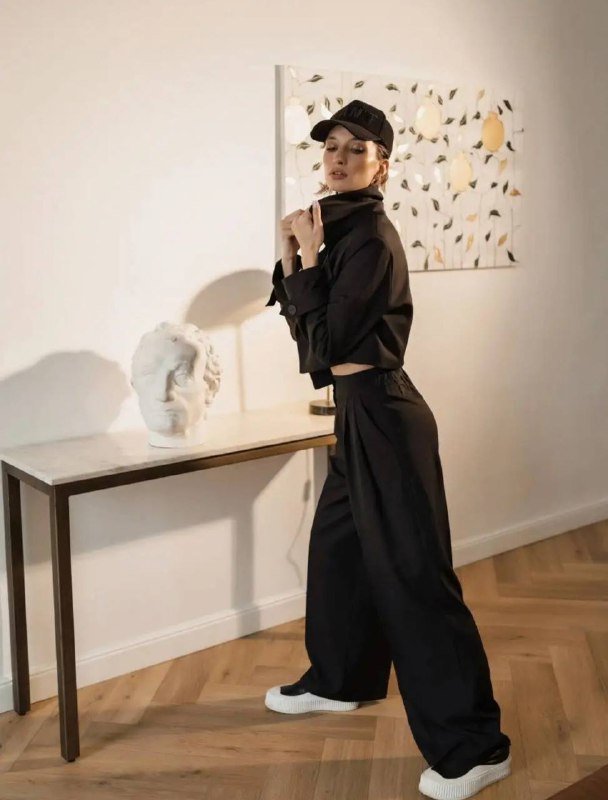 Костюм брючный палаццо с укороченным пиджаком 2