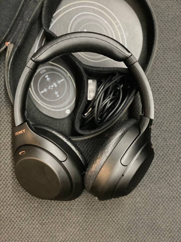 Наушники Sony WH-1000XM4 с чехлом, проводом, переходником