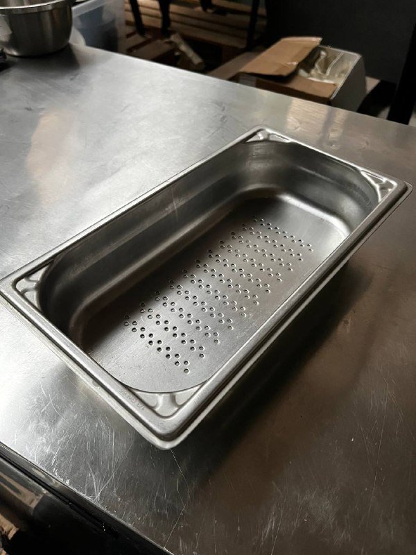 стрейнер, пепельница, щипцы для льда, овощечистка, открывалка, воронка, джиггер, шила для льда, ведро для шампанского, стакан, шейкеры, гастроемкости, миска, поднос из нержавеющей стали 4